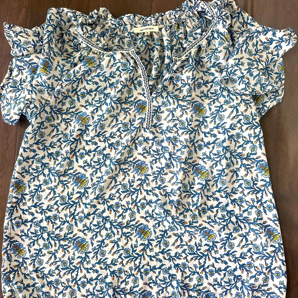 Floral Ruffle Sleeve Top